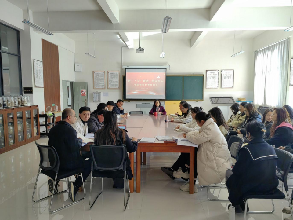 1733967826443098628.gif 1733967826443098628.gif