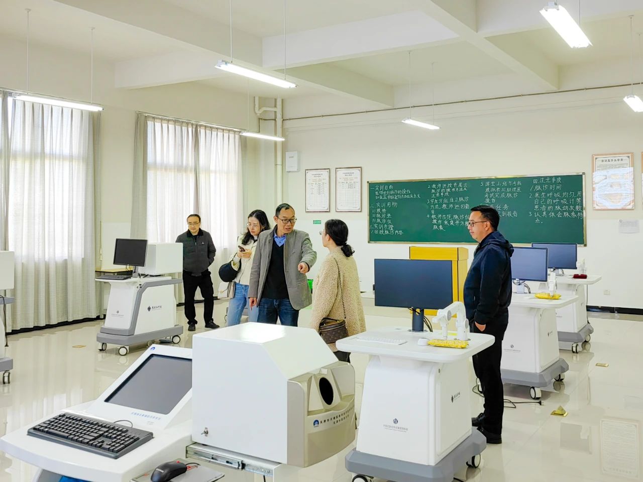 1734944451759039089.jpg 5529ef888e548e13d31e28d4facd1751.jpg