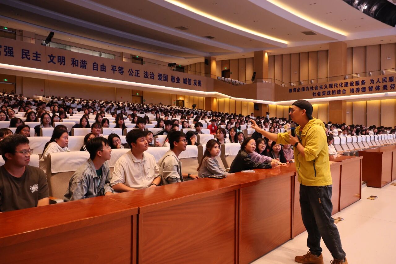 1762329836991001636.jpg c0c5f3d105686e2518051808d3968888.jpg